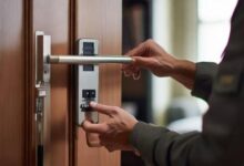 万能小哥教你轻松安装智能锁：步骤详解