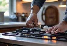 燃气灶中心冒黄火的原因及解决方法