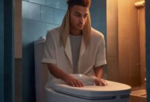 智能马桶喷出红色液体真相揭秘：安全与使用须知