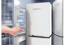 巧用妙招，轻松学会如何打开冰箱内盖盖子