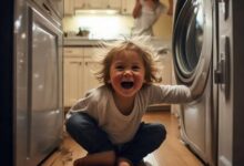 韩国儿童意外躲进洗衣机，紧急救援事件引关注