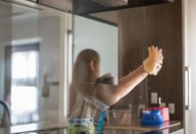 抽油烟机排风玻璃清洗与保养技巧